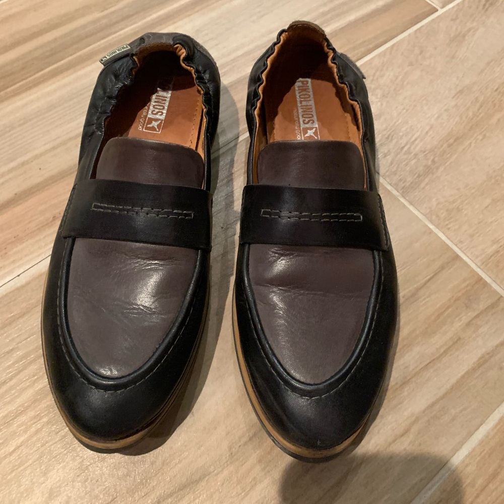 Pikolinos 38 / 7.5 women’s loafer